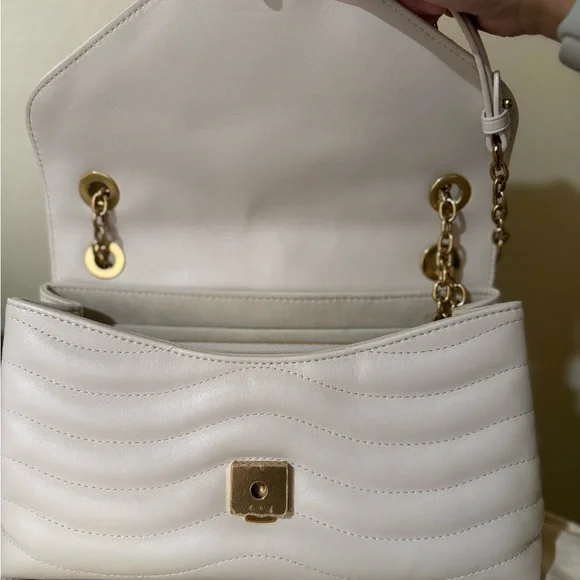 Louis Vuitton New Wave GM Chain Bag in Cream - Picture 13 of 16